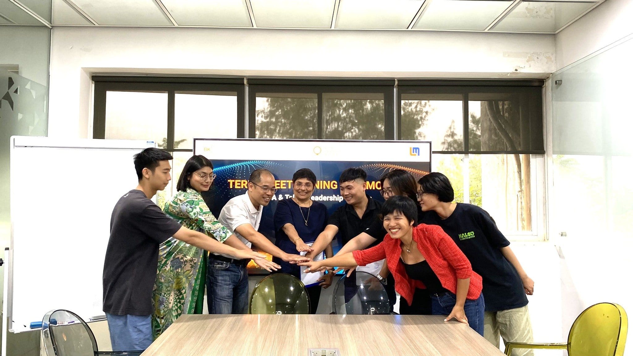 Read more about the article TURN CHALLENGES INTO BUSINESS OPPORTUNITIES